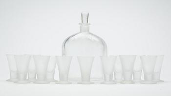 KARAFF och GLAS, 13 st, glas, "Iced", Vicke Lindstrand, Orrefors.