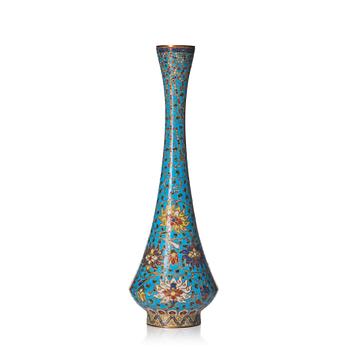 920. Vas, cloisonné. Sen Mingdynasti/tidig Qingdynasty.