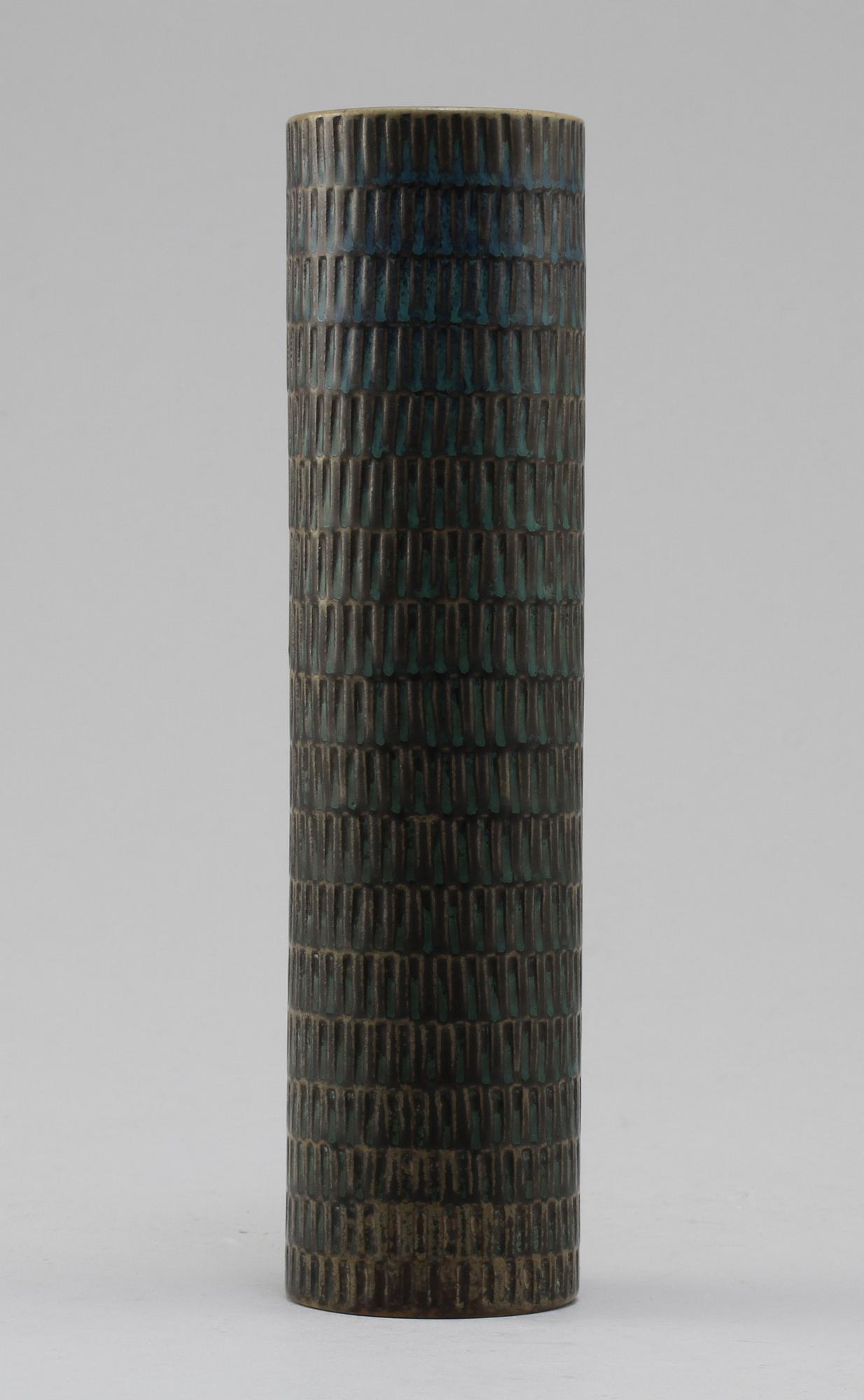VAS, stengods, Stig Lindberg, Gustavsberg, signerad med studiohanden, omkring 1900-talets mitt.