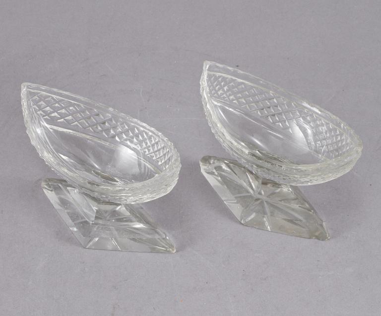 SALTKAR, ett par, glas, empir, 1800-talets första hälft.