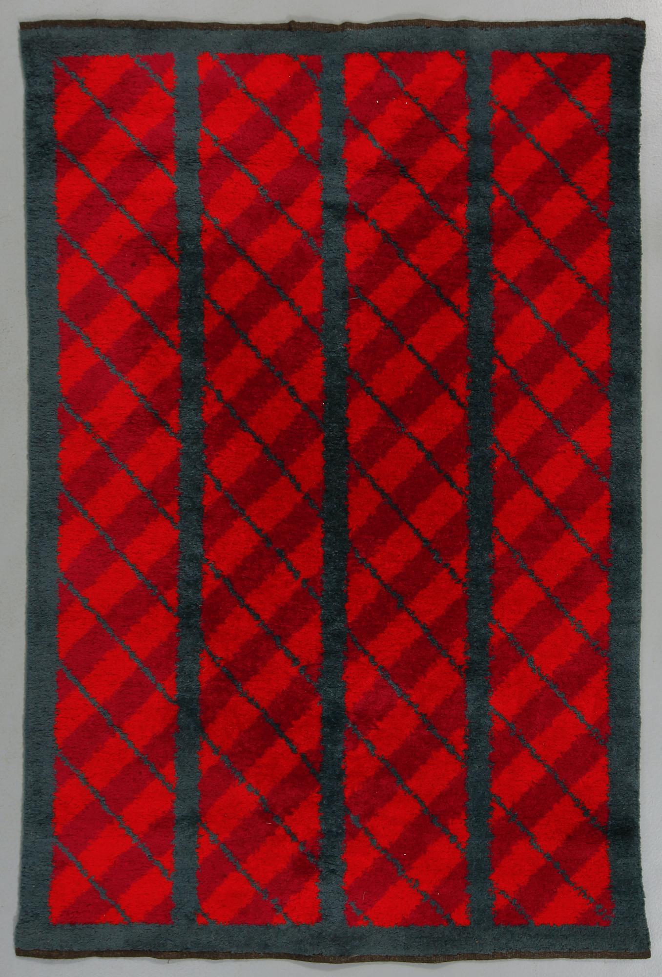 MATTA, dubbel, sent 1900-tal. ca 204 x 138 cm.