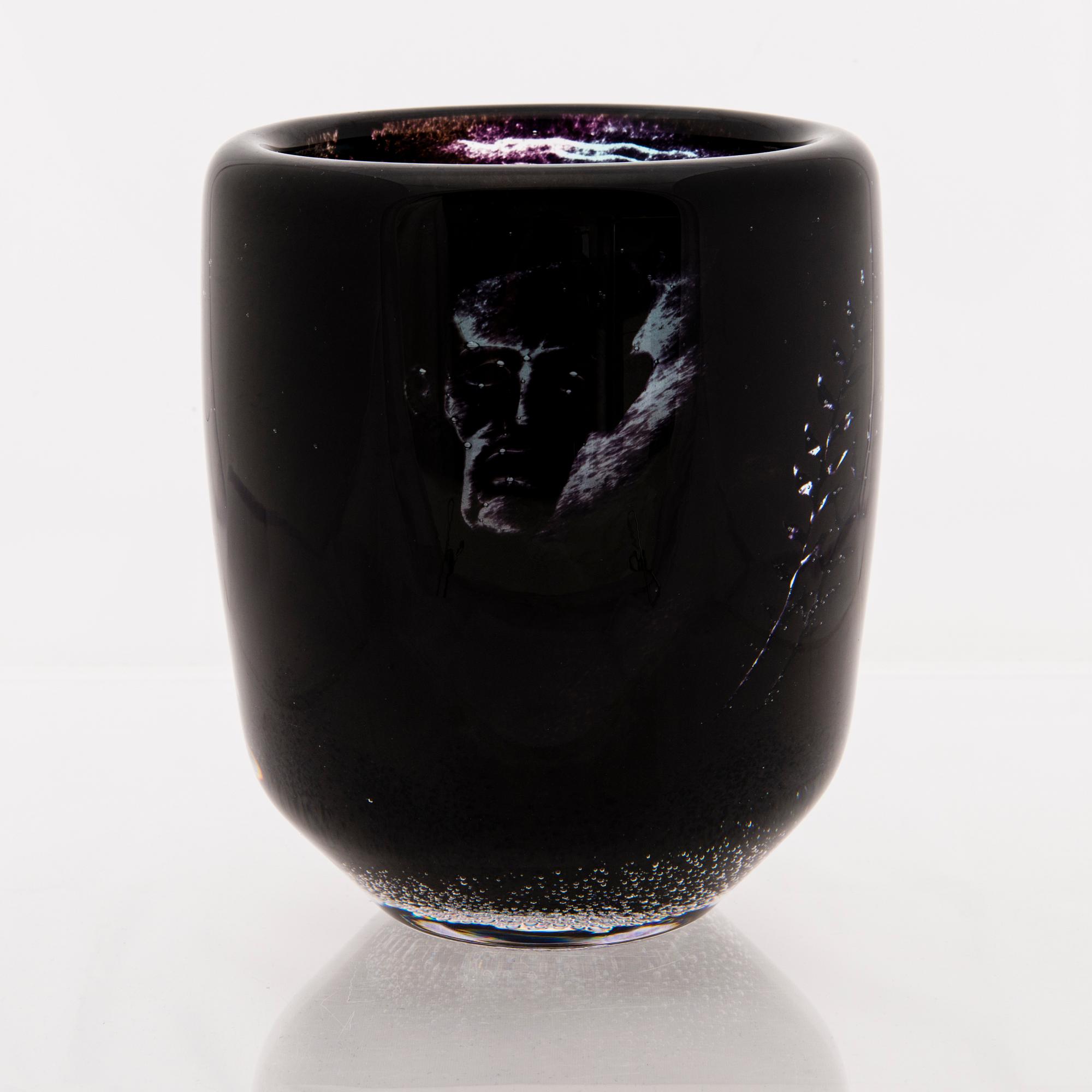 ELLA VARVIO, A glass vase/ sculpture, signed Ella Varvio 2017.