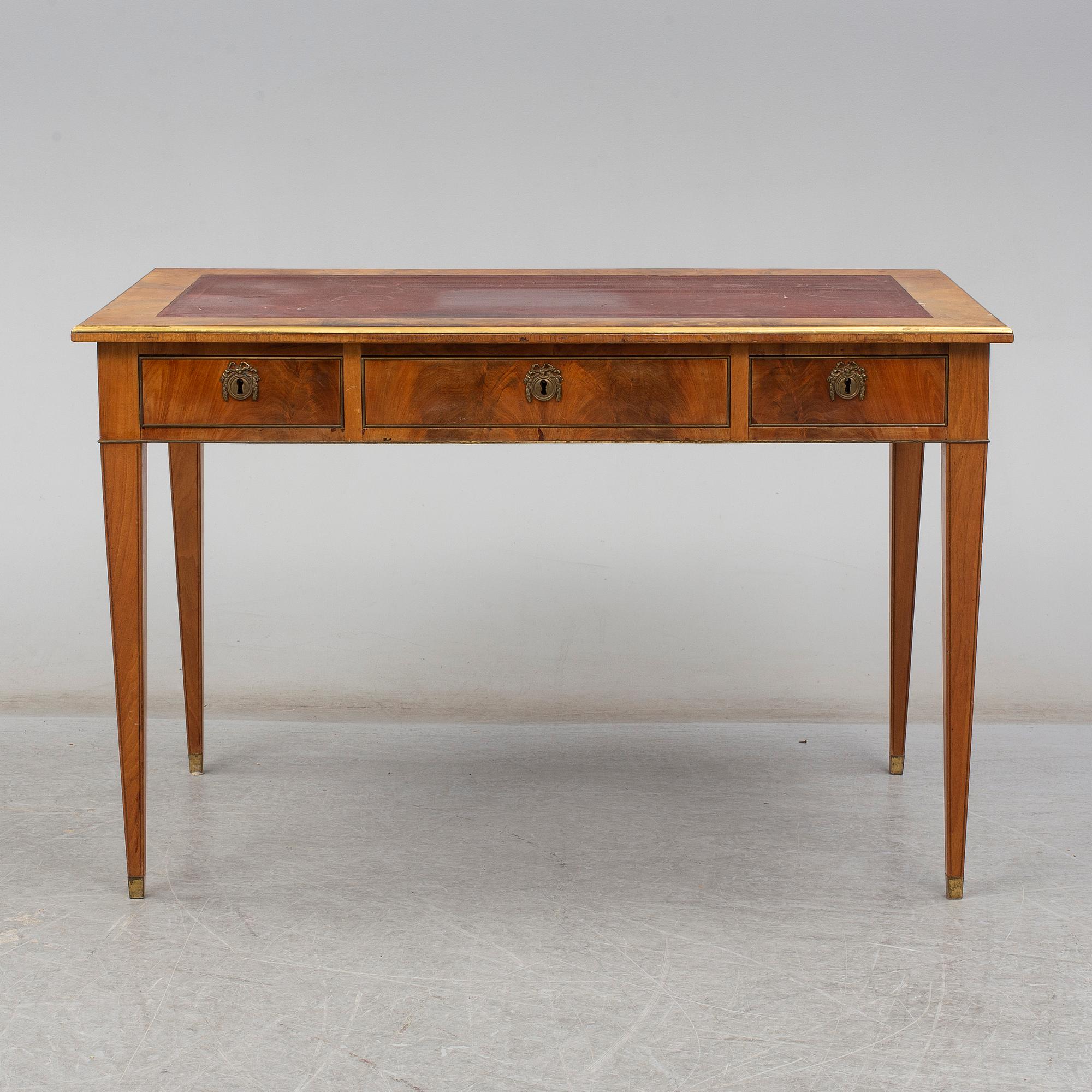 SKRIVBORD, sengustaviansk stil, cirka 1900.