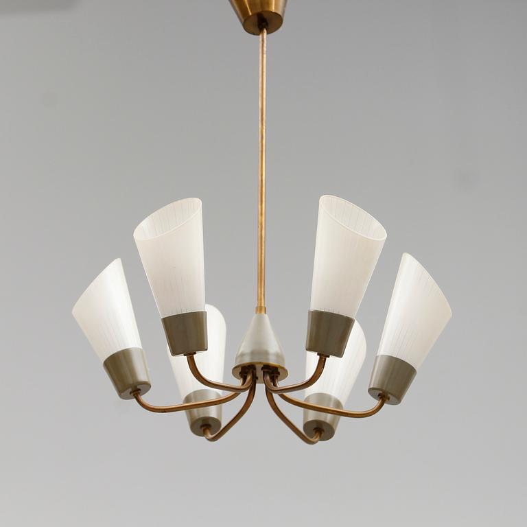 TAKLAMPA, 1900-talets första hälft. Höjd ca 62 cm.