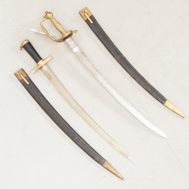 Huggare 2 st, svenska, m/1856 med baljor.