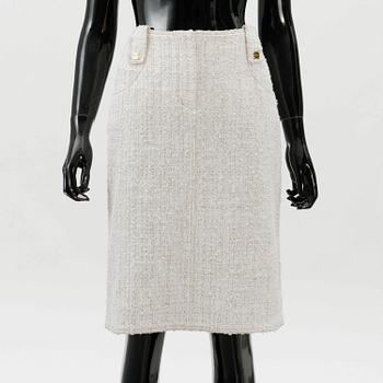 WOMENS TWO PIECE SUIT.