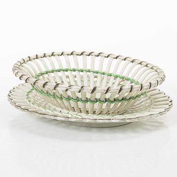 An English cream weare chesnutbasket with cover, circa 1800.