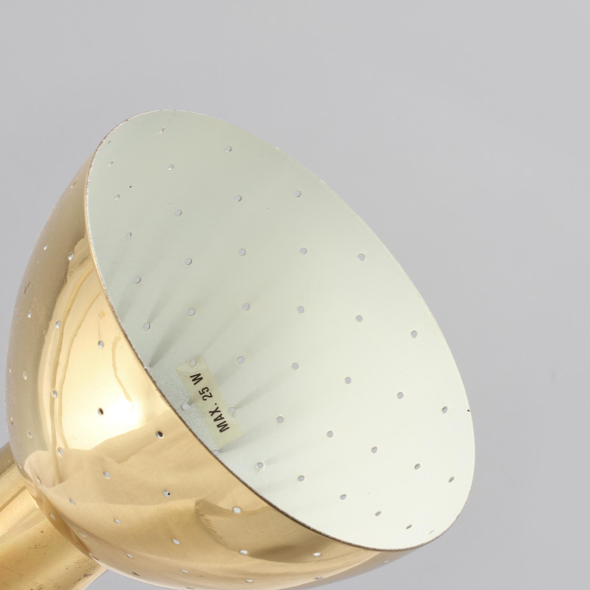 FÖNSTERLAMPOR, 3 st, Hans-Agne Jakobsson, Markaryd, 1900-talets andra hälft, höjd ca 11 cm.