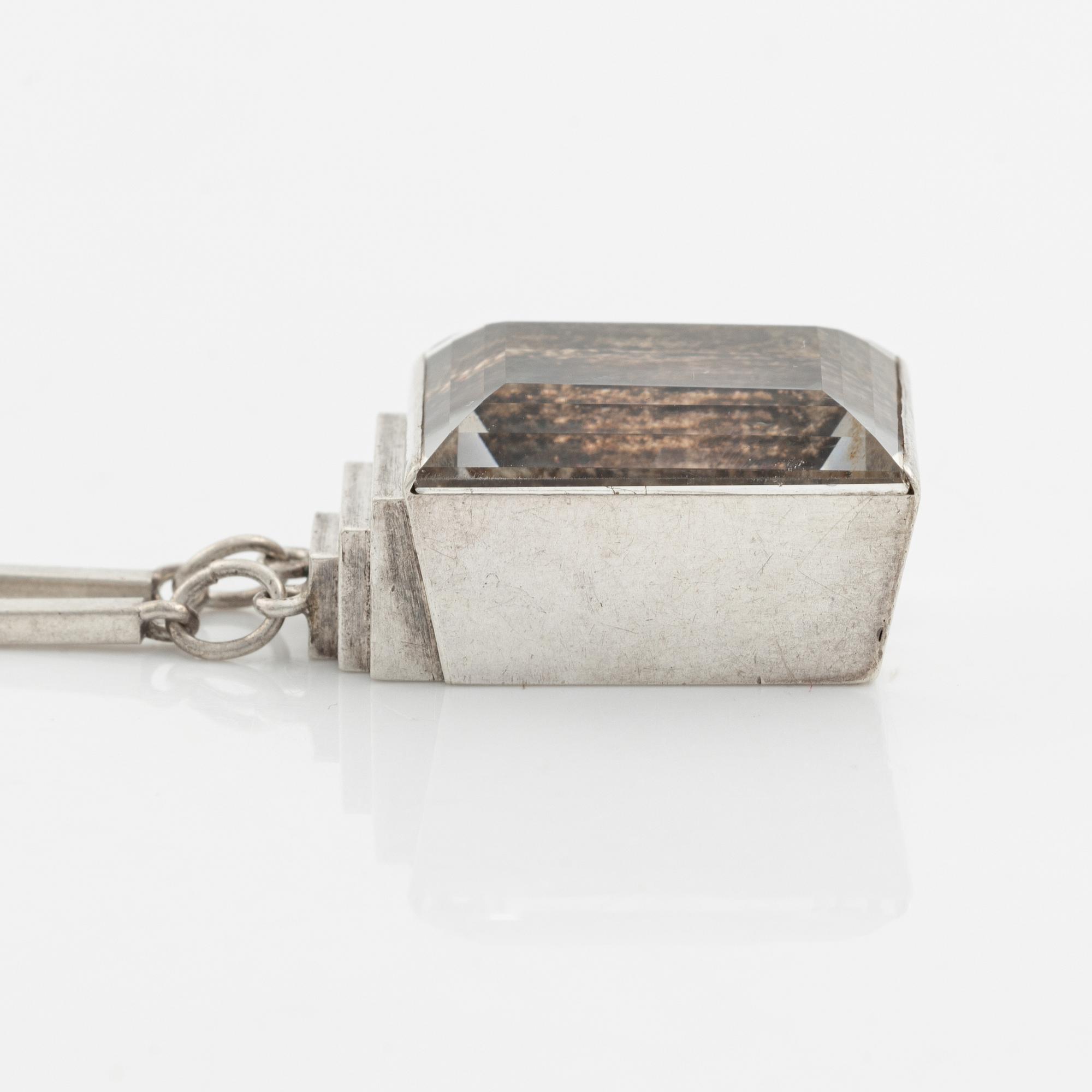 Wiwen Nilsson, a sterling silver necklace with a rock crystal pendant, Lund 1943.