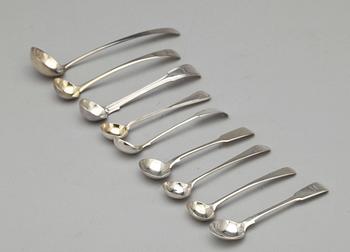 PARTI SKEDAR, ca 47 st, silver, olika tillverkare och städer, mest England, 1700-1800-tal. Totalvikt ca 600 gram.