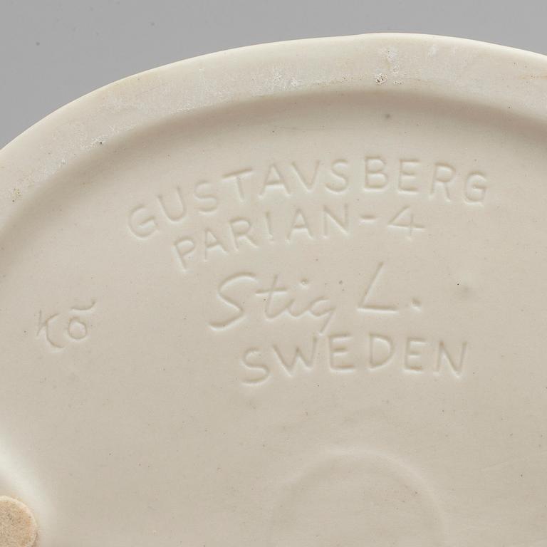 STIG LINDBERG, figurin, parian, "De Tu", ur serien "Figurin". Gustavsberg, 1970-tal.