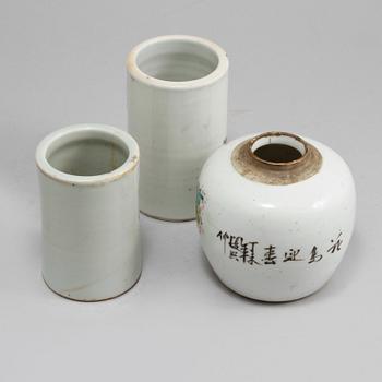 VASER, 2 st, samt BOJAN, porslin, Kina, 1900-tal.