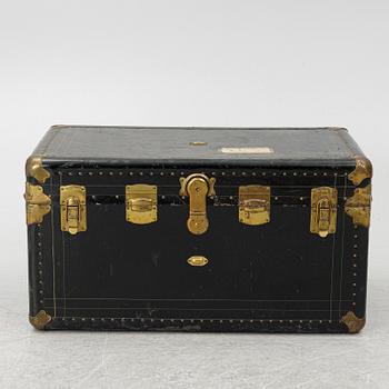 A trunk, first half of the 20th century.