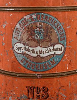 BRANDSPRUTA, bemålad plåt, S Henrikssons Sprutfabrik&Mek Verkstad Stockholm, 1800/1900-tal.