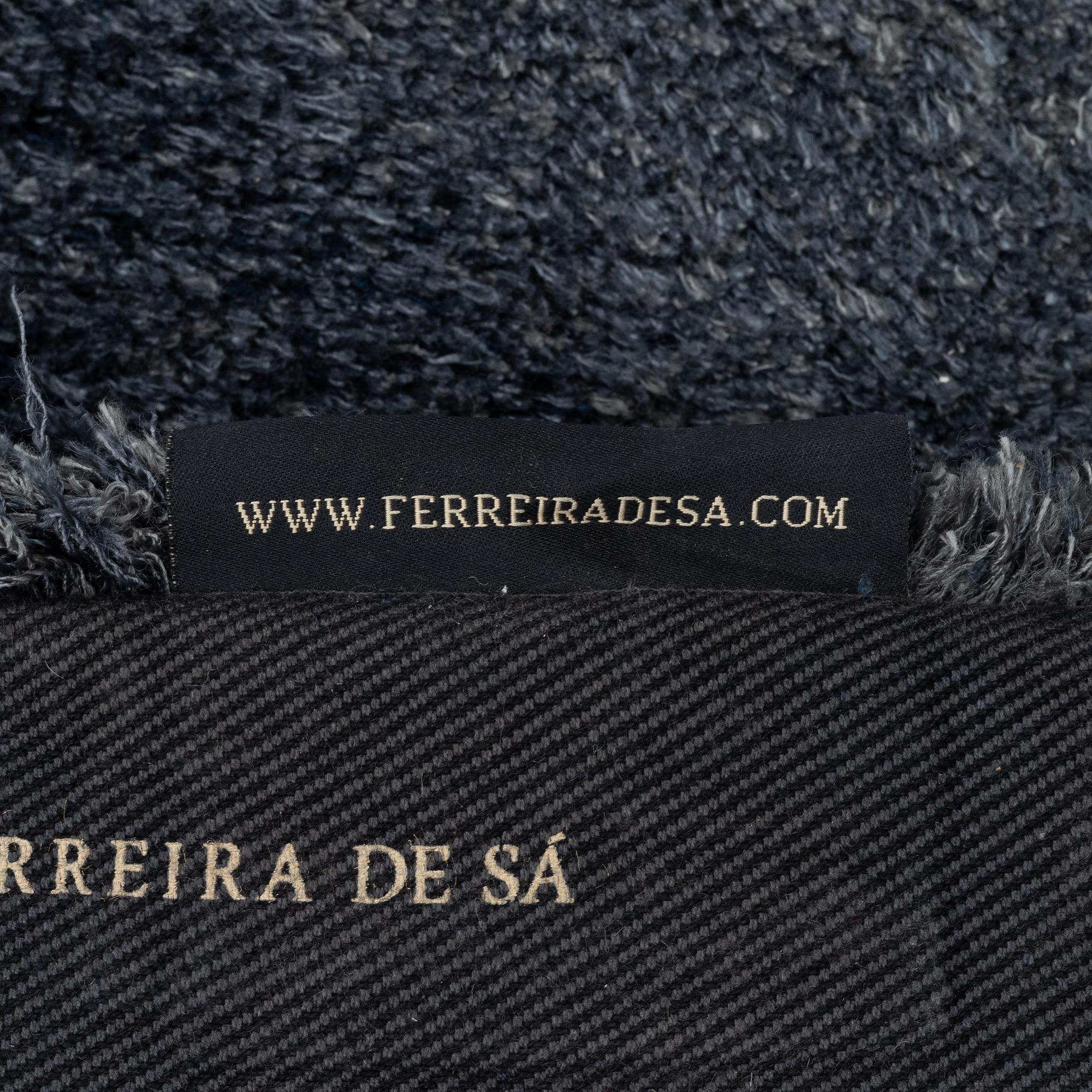 Diana Orving, matta "Disapperance I", handtuftad, ca 404 x 250 cm, Ferreira de Sá, Portugal.