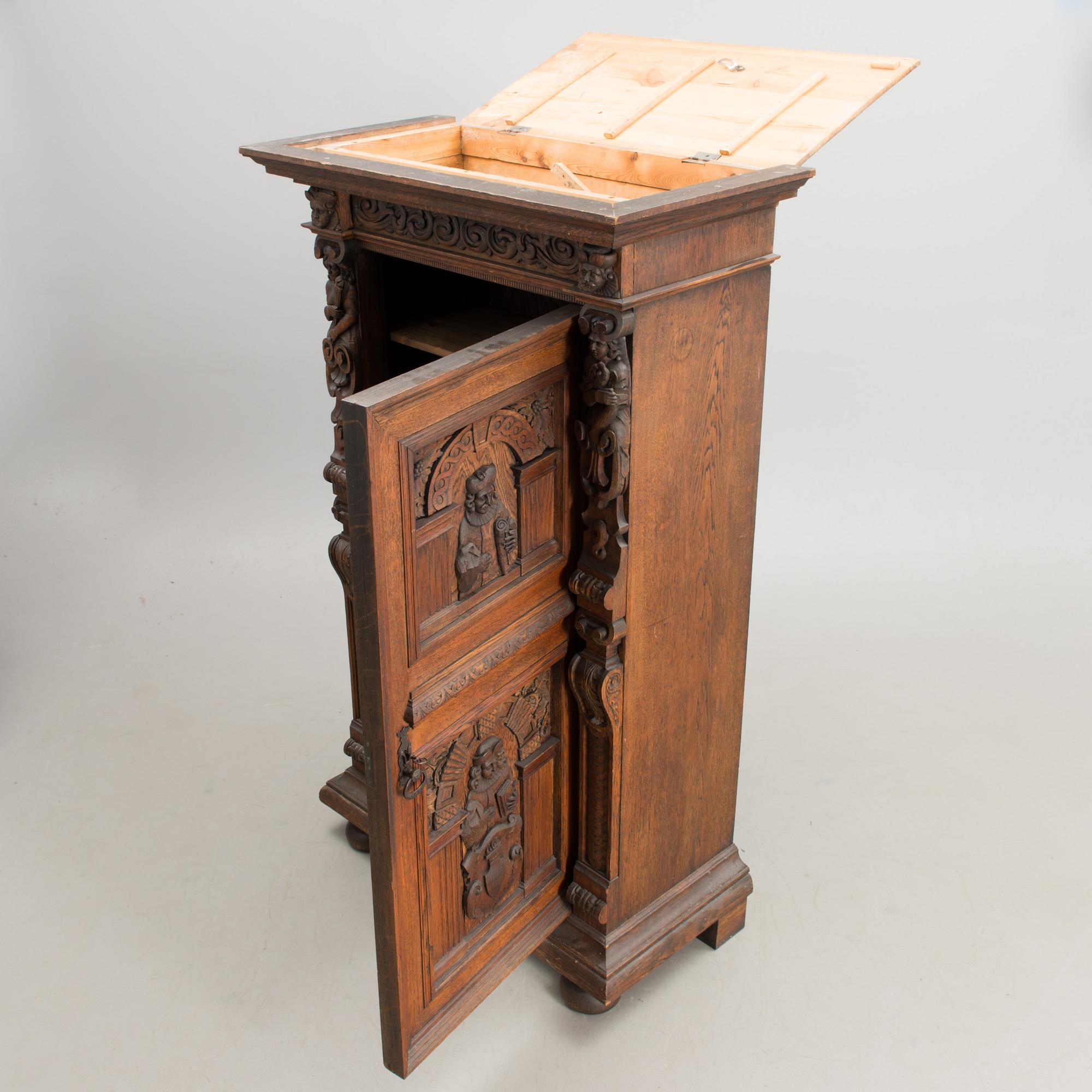 A LATE 19TH CENTURY WARDROBE / ARMOIRE.