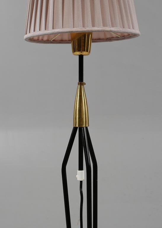 GOLVLAMPA, 1900-talets mitt till andra hälft.