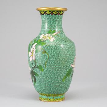 A Chinese cloisonne vase, 20th century.