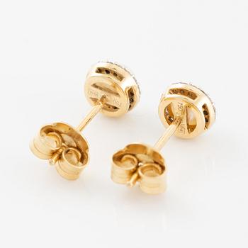 Earrings, a pair, 18K gold with pearls and small diamonds.