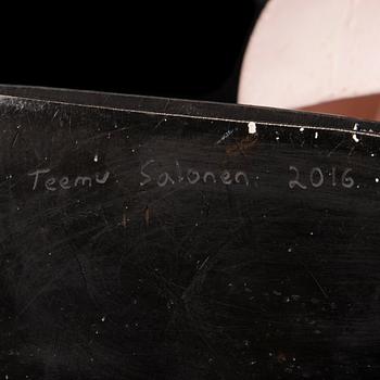 TEEMU SALONEN, veistos/pöytävalaisin, "Badassjoki 2", signeerattu Teemu Salonen 2016.