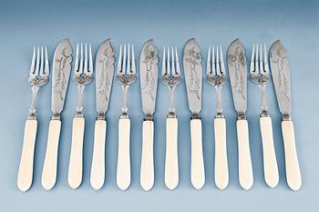 423. FISH CUTLERY.