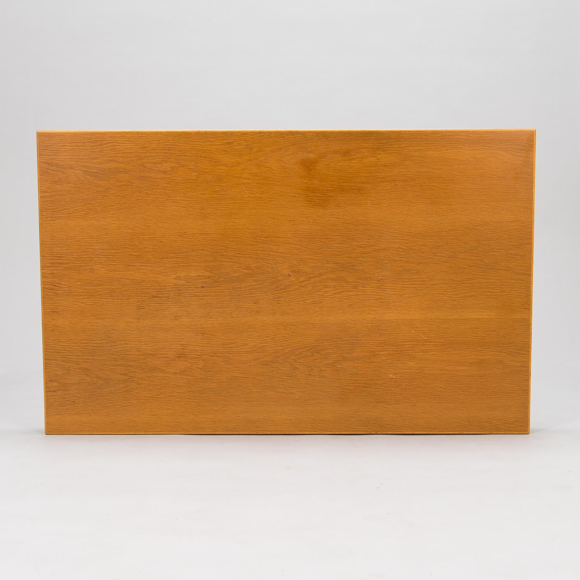 Alvar Aalto, a mid-20th century '81' dining table and four '68' chairs for Artek.