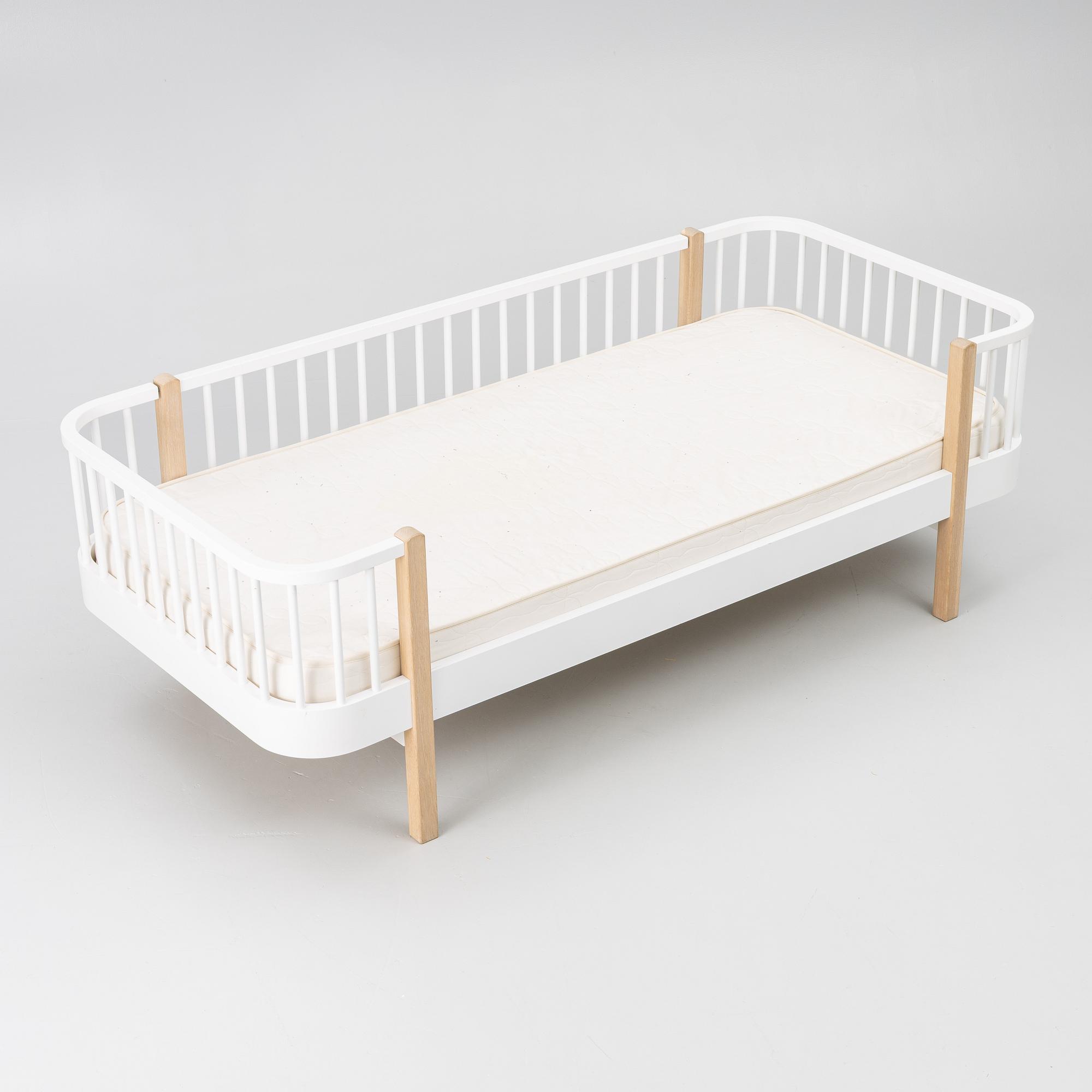 Dagbädd, "Wood", Oliver Furniture, samtida.