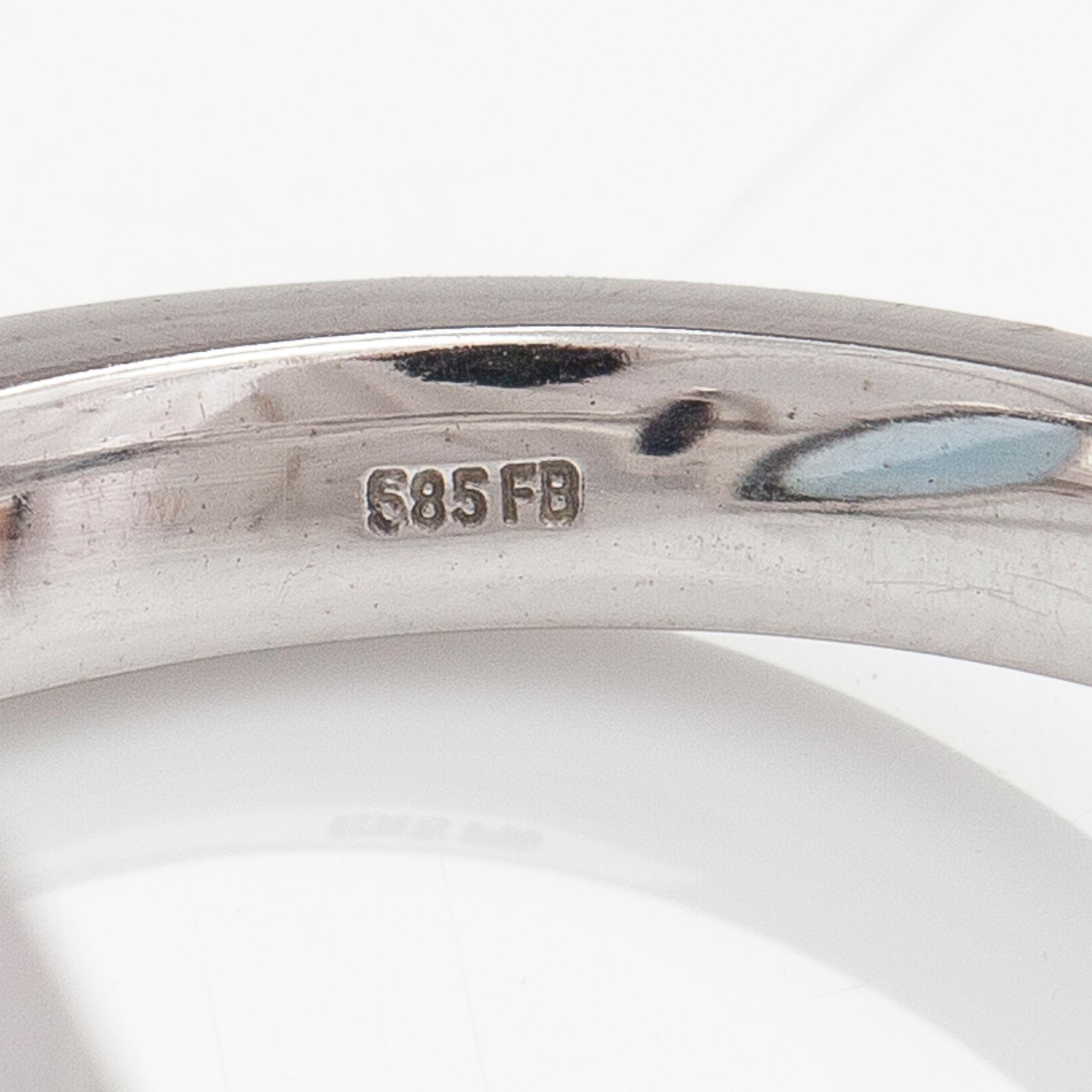 RING, 14K vitguld, topas, diamanter ca 0.05 ct tot.