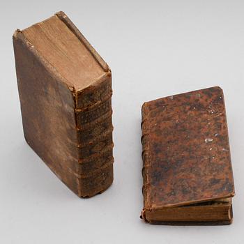 BÖCKER, 2 st, Frankrike, 1672 och 1698.