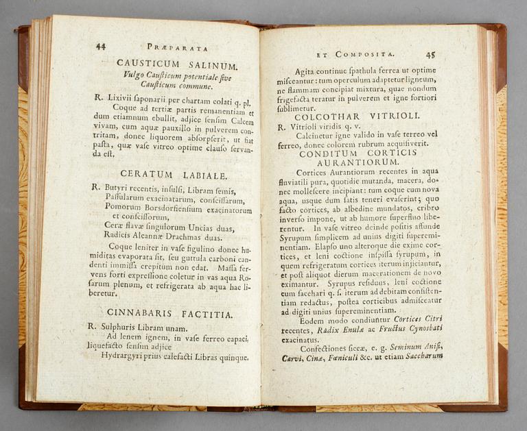 BÖCKER OM MEDICIN, 2 st, bla Hus- och Rese-Apotheque.., av Frantz Michael von Aken, Skara 1746.