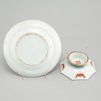 A Chinese porcelain, 18/19th century.