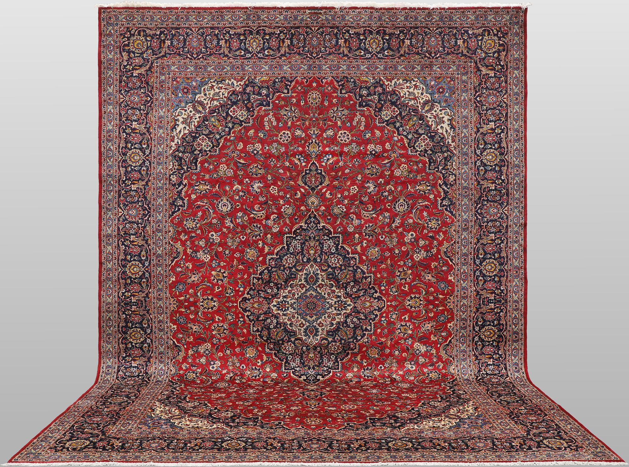 Matta, Keshan, signerad, 435 x 315 cm.