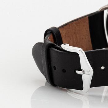 Ressence, Type 1, wristwatch, 42 mm.