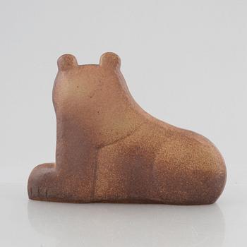 Lisa Larson, "Lejonhona", skulptur, ur serien "Noaks Ark", stengods, Gustavsbergs Studio, i produktion 1980-84.