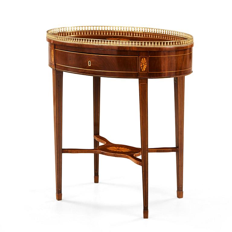 BORD. Sengustavianskt, omkring år 1800.