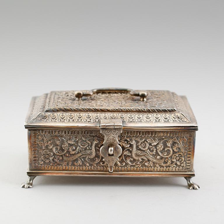 SKRIN, silver, 1900-talets första hälft. Vikt ca 447 gram.
