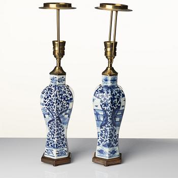 A pair of blue and white vases made in to table lamps, late Qing dynasty/circa 1900.