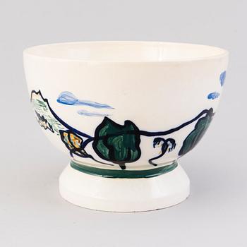 GERDA THESLEFF, a ceramic bowl signed GT, Arabia.