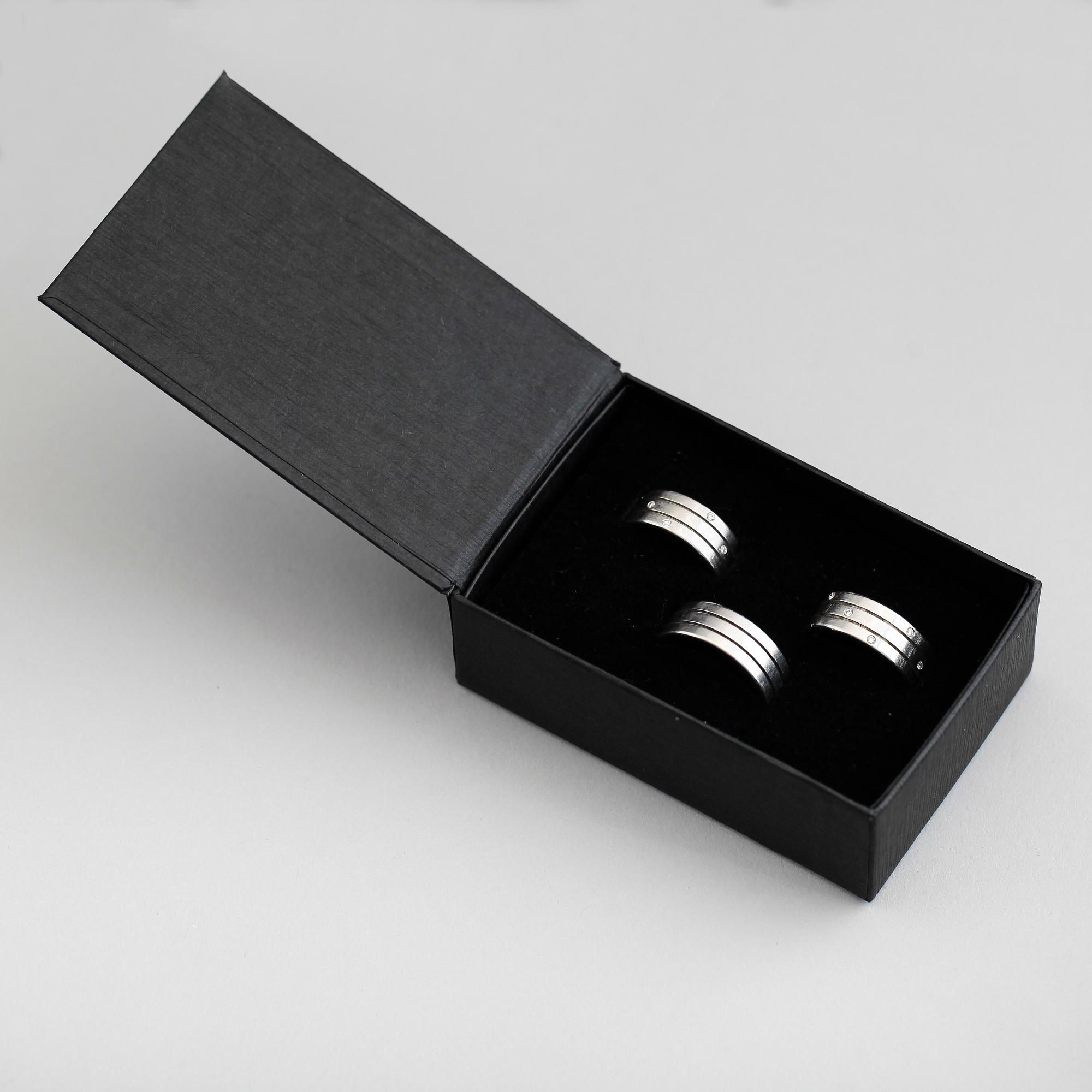 RINGAR, 3 st, stål, briljantslipade diamanter, Fleming Uziel.