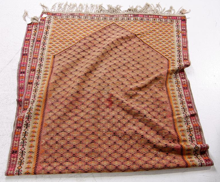 MATTA, orientalisk, ca 270 x 125.