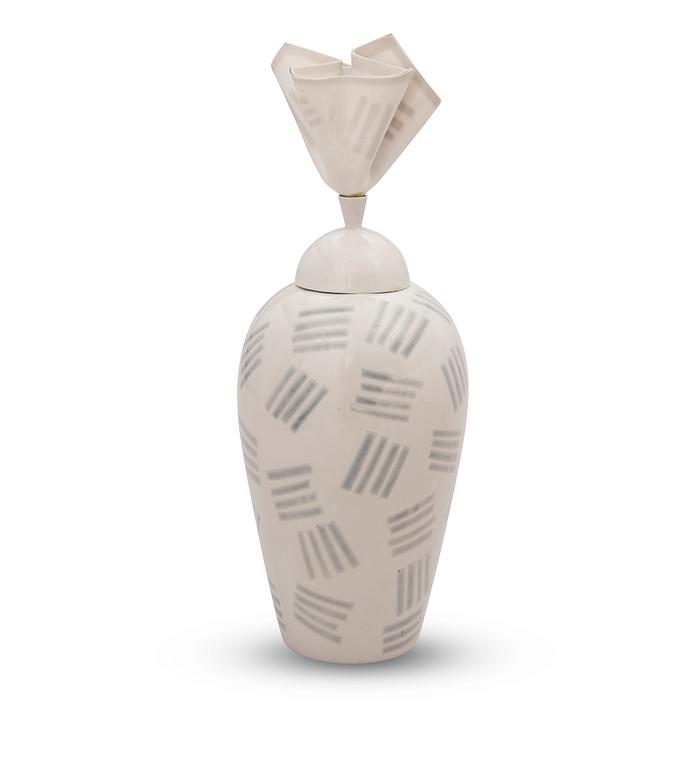 Inkeri Leivo, A porcelain urn, signed Inkeri Leivo, Arabia.