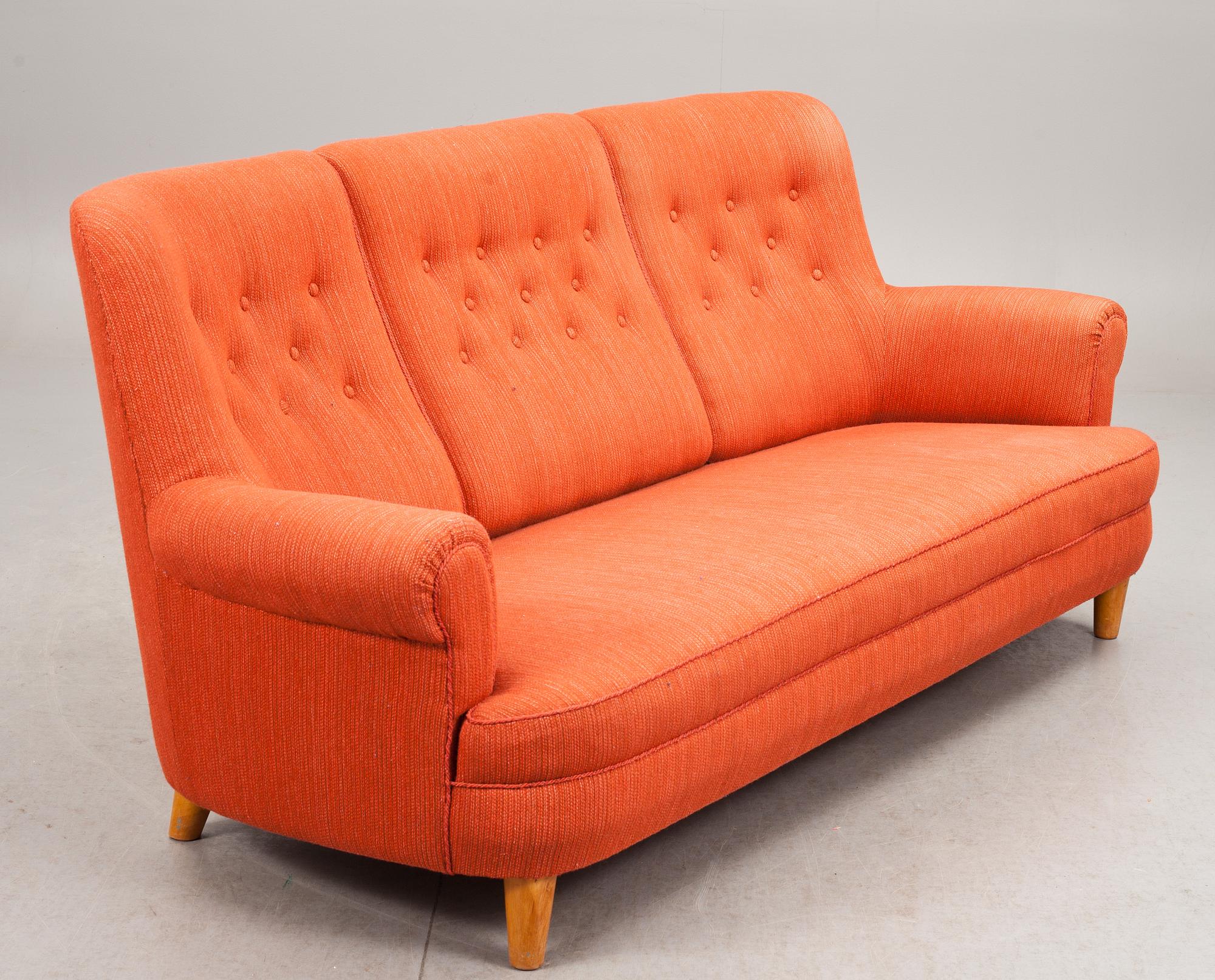SOFFA, Carl Malmsten, brännmärkt. 1900-talets mitt.