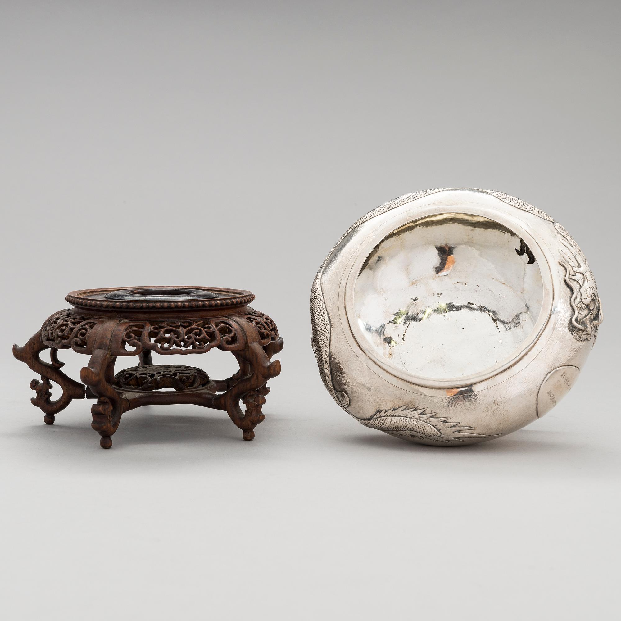 ZEE SUNG, A silver bowl, Shanghai, China early 20th Century.