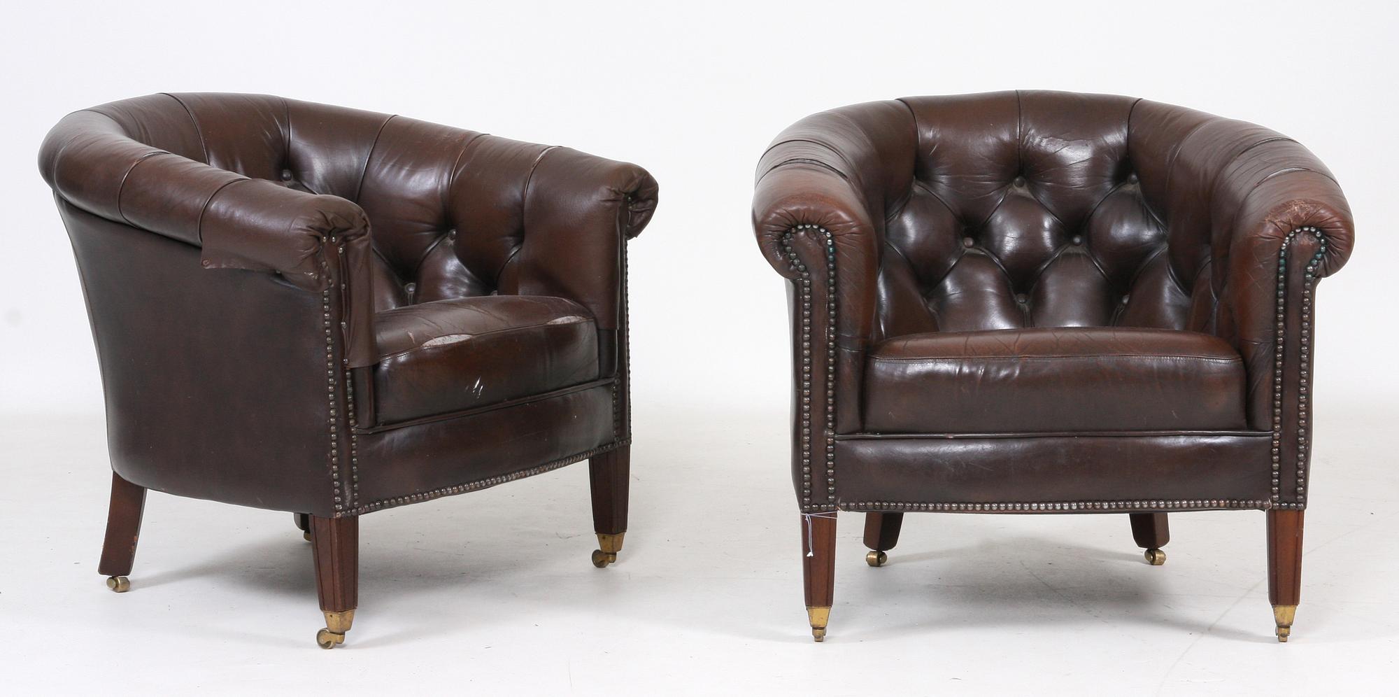 CLUBFÅTÖLJER, 2 st, 1900-tal.