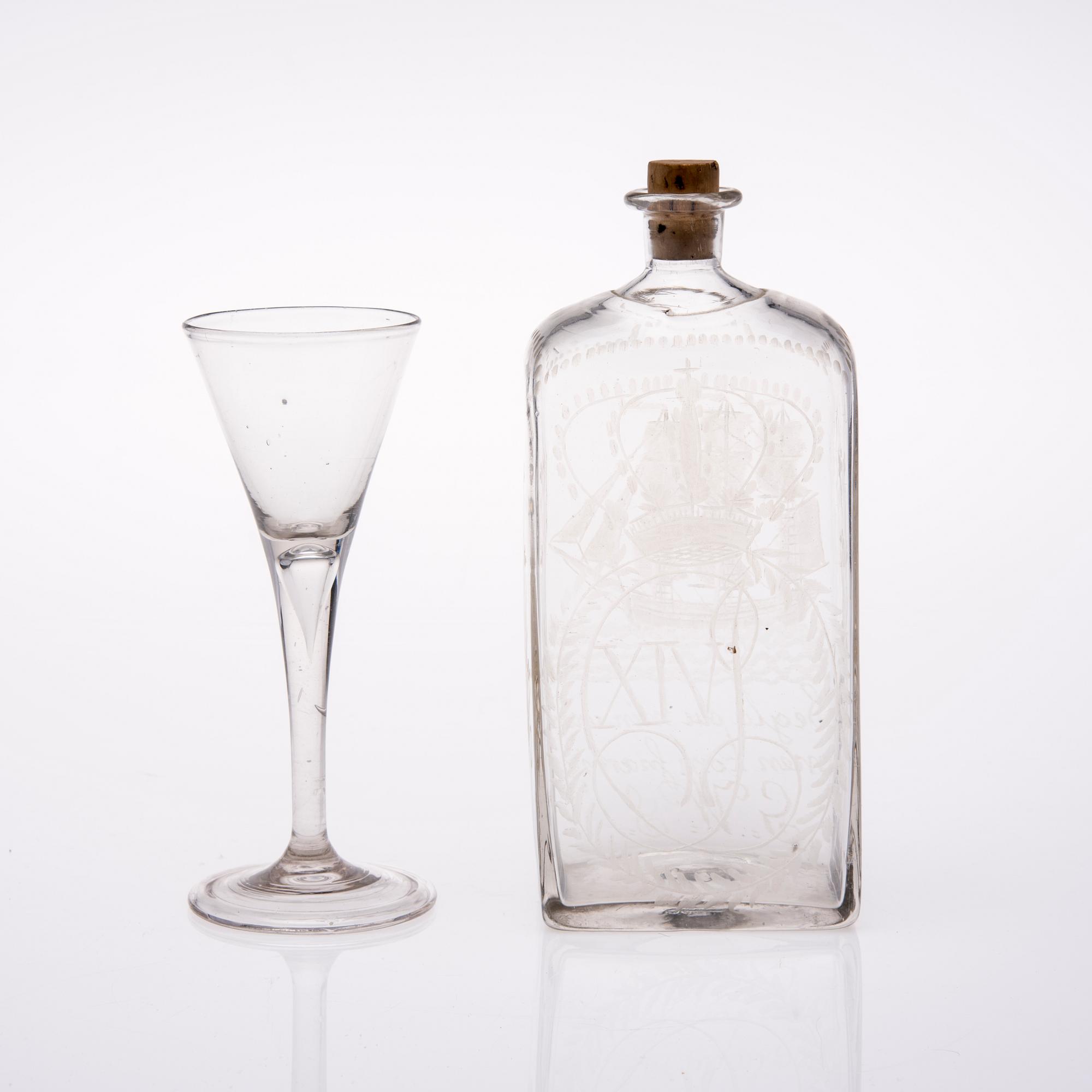 SPETSGLAS 1700-tal och BRÄNNVISKFLASKA, glas, 1800-tal.