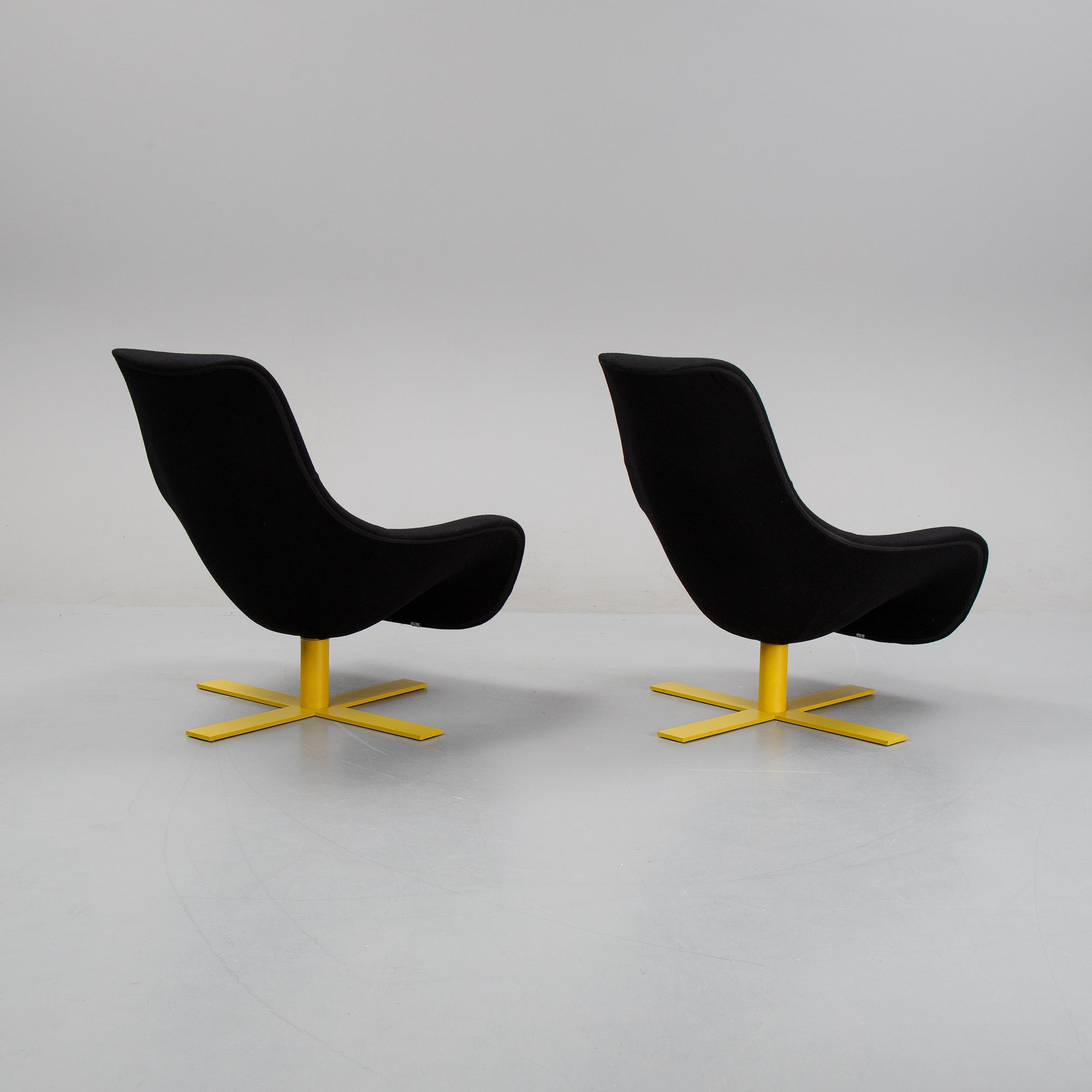 Antonio Citterio, a pair of 'Mart' easy chairs, B&B Italia.
