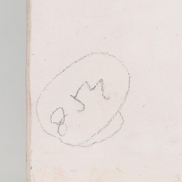 Rut Bryk, seinäreliefi, kivitavaraa signeerattu BRYK.