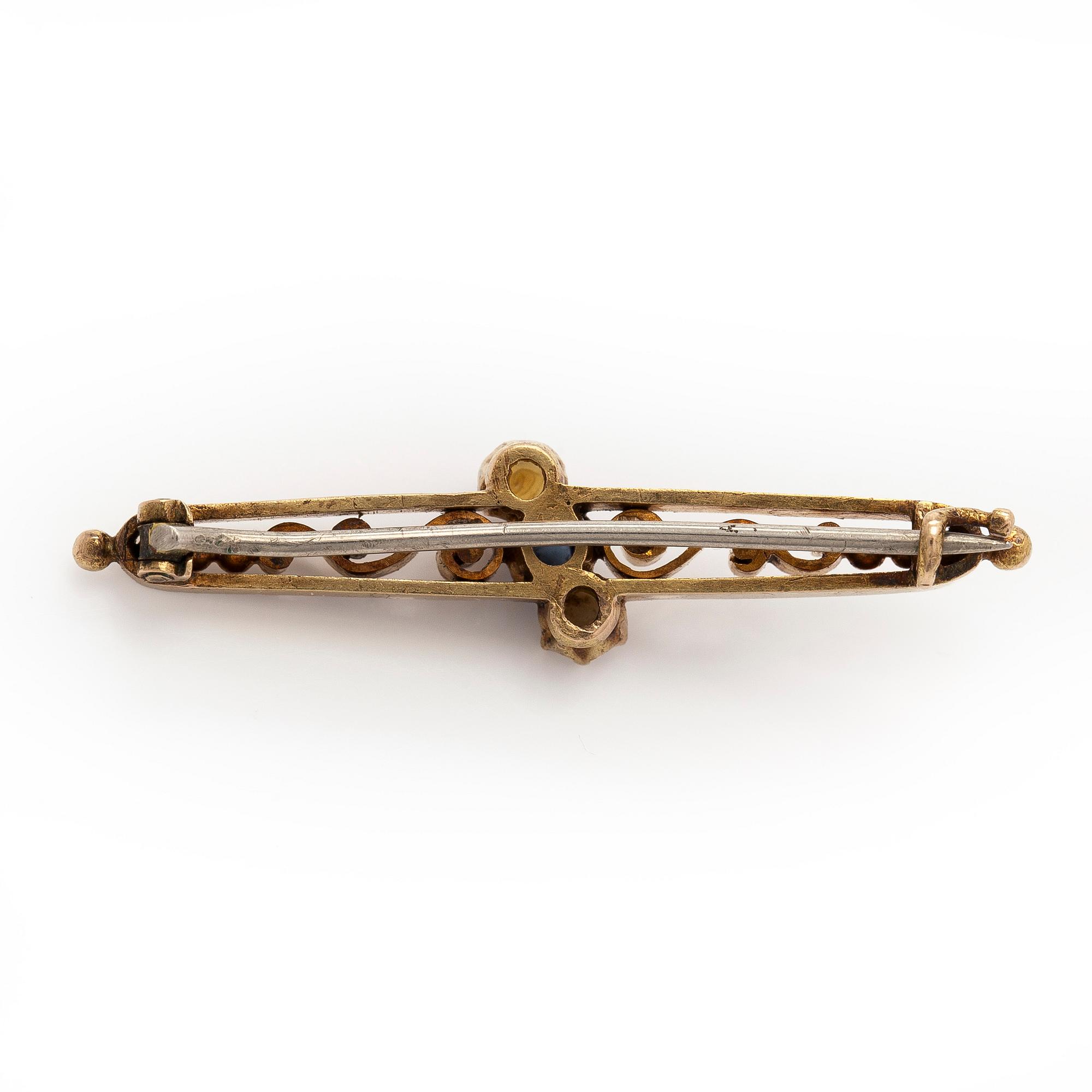 Brooch, mabe pearls, blue glass, 14K (56) gold. St Petersburg.