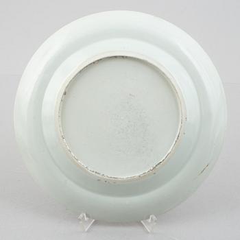 Seven pieces of Kanton porcelain, China, Qing dynasty, 19th century.