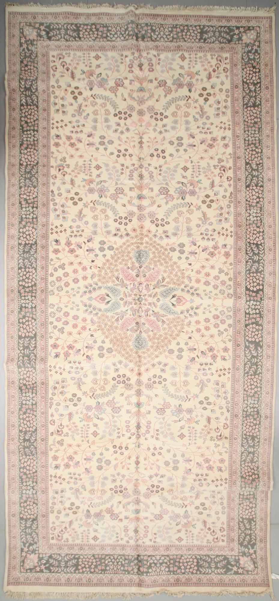 MATTA, Indien, ca 590 x 294 cm.